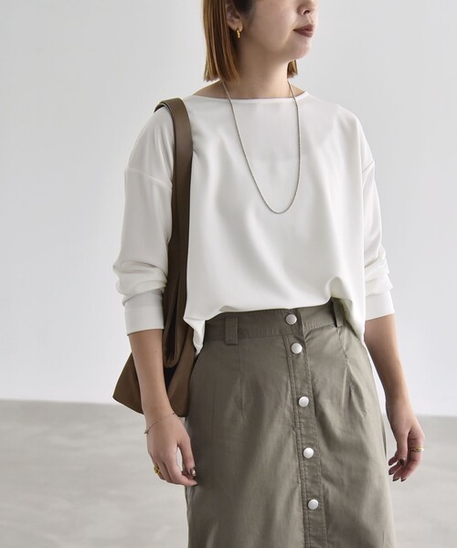 quaranciel(カランシエル)の「quaranciel:〈洗濯機可能〉カットジョーゼット ラウンドヘム ルーズ プルオーバー(Tシャツ/カットソー・レディース・チャコールグレー/ブラック/ネイビー/オフホワイト・ONE SIZE)」の14枚目の写真