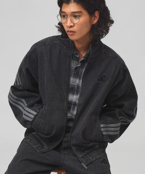 adidas（アディダス）の「アディダス adidas スタジアム ルーズフィット デニム トラックジャケット（デニムジャケット・メンズ・ブルー/ブラック/ブルー系その他・S/M/L/LL/3L）」の2枚目の写真