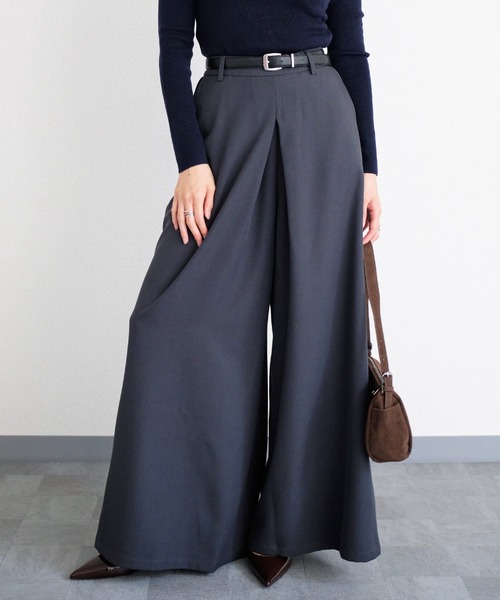 murea(ミュレア)の「センターインタックワイドパンツ(その他パンツ・レディース・アイボリー/グレー/ネイビー/ブラック・S/M)」の1枚目の写真