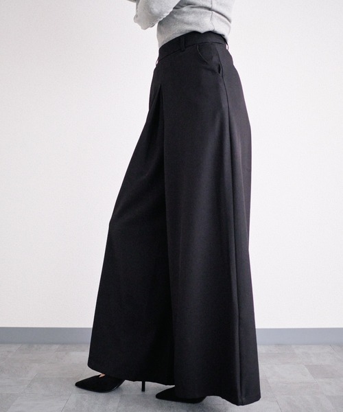 murea(ミュレア)の「センターインタックワイドパンツ(その他パンツ・レディース・アイボリー/グレー/ネイビー/ブラック・S/M)」の18枚目の写真
