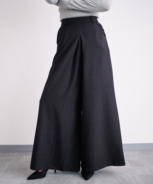 murea(ミュレア)の「センターインタックワイドパンツ(その他パンツ・レディース・アイボリー/グレー/ネイビー/ブラック・S/M)」の15枚目の写真