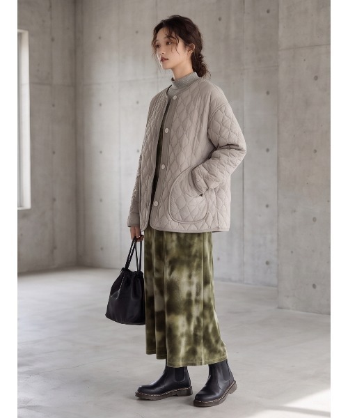 Sew loop(ソーループ)の「両面キルティング・ラウンドネック長袖中綿ジャケット(ノーカラージャケット・レディース・ブラック/グレー・FREE)」の7枚目の写真