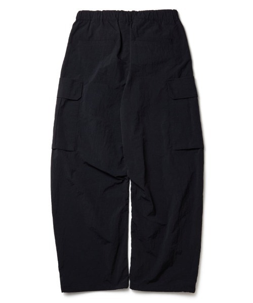 NEW ERA（ニューエラ）の「ニューエラ NEW ERA NYLON CURVED CARGO PANTS BLK（カーゴパンツ・メンズ・ブラック・LL/M）」の3枚目の写真