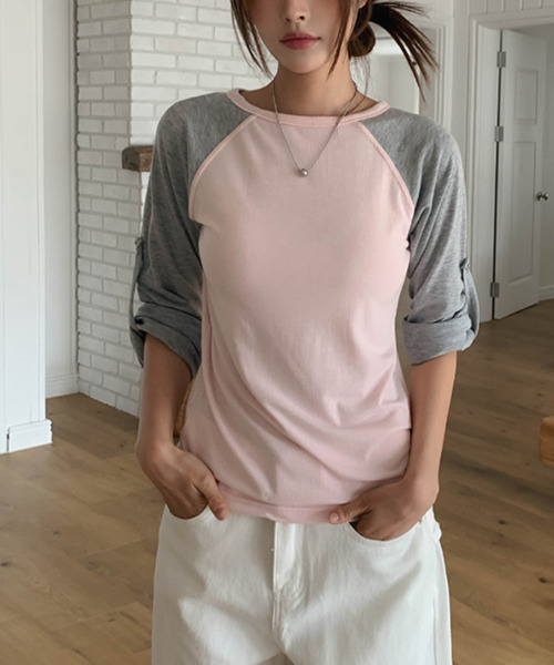 VIVID LADY(ビビッドレディー)の「ロールアップ配色 ラグランロングTシャツ(Tシャツ/カットソー・レディース・ライトブルー/ネイビー/ピンク/ミント・FREE)」の4枚目の写真