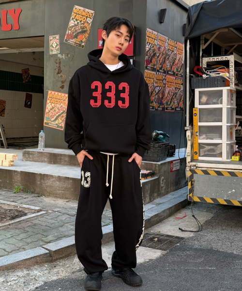 AMOU(アモウ)の「333 フーディー ブラック(パーカー・メンズ・その他・1/2)」の4枚目の写真