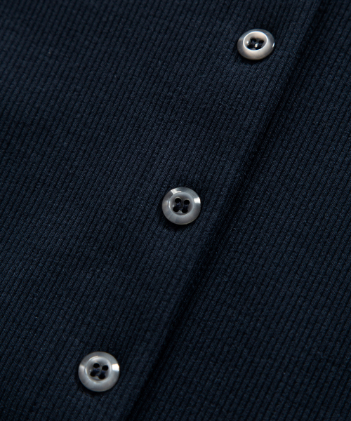ASON(アズオン)の「MUTE BUTTON CARDIGAN / NAVY(カーディガン/ボレロ・レディース・その他・FREE)」の5枚目の写真
