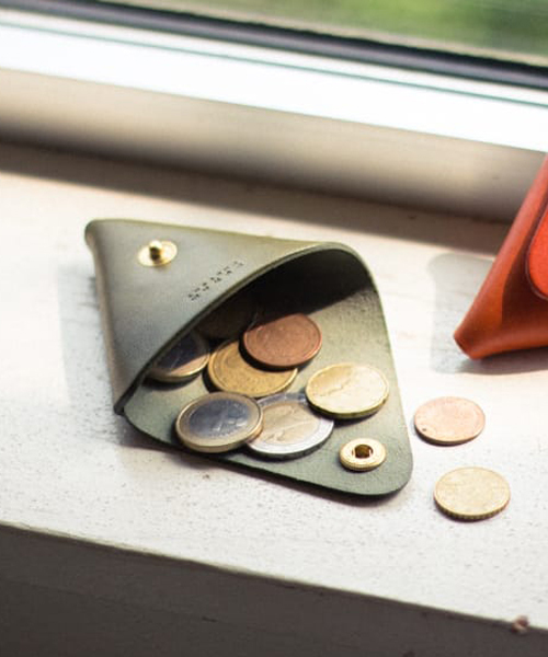 DURAM FACTORY（ドゥラムファクトリー）の「DURAM ドゥラム レザー トライアングルコインケース 小銭入れ コンパクト ミニ財布 15016（コインケース・メンズ・ブラウン/ダークブラウン/グリーン/レッド/ライトブラウン/ブラック・FREE）」の6枚目の写真