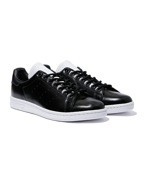 adidas(アディダス)の「adidas Originals STAN SMITH "Black/White"(スニーカー・メンズ・ブラック・26.0cm/27.0cm/26.5cm/27.5cm/28.0cm/28.5cm)」の1枚目の写真