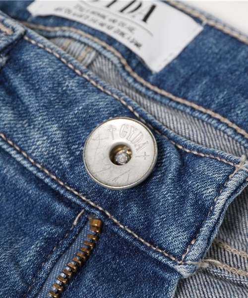 GYDA(ジェイダ)の「standard denimパンツ(デニムパンツ・レディース・インディゴブルー/ライトブルー・SMALL/X-SMALL/MEDIUM)」の8枚目の写真