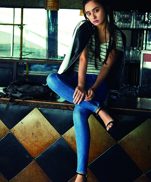 GYDA(ジェイダ)の「standard denimパンツ(デニムパンツ・レディース・インディゴブルー/ライトブルー・SMALL/X-SMALL/MEDIUM)」の13枚目の写真