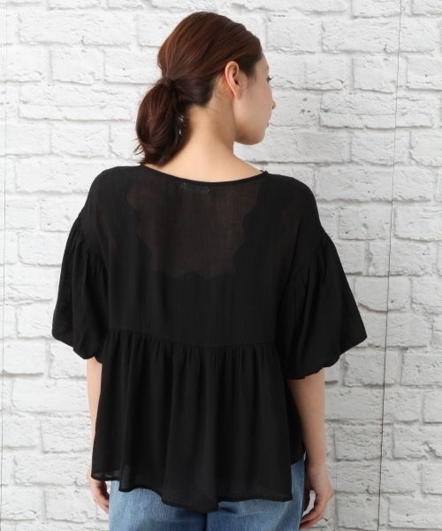 LEPSIM（レプシィム）の「ヨウリュウパフスリーブブラウスSS　748511（シャツ/ブラウス・レディース・ブラック/オフホワイト/ブルー・FREE）」の11枚目の写真