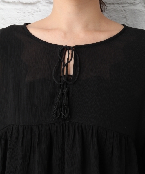 LEPSIM（レプシィム）の「ヨウリュウパフスリーブブラウスSS　748511（シャツ/ブラウス・レディース・ブラック/オフホワイト/ブルー・FREE）」の12枚目の写真