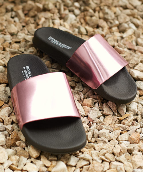 HENRY&HENRY（ヘンリーアンドヘンリー）の「HENRY&HENRY ヘンリーヘンリー 別注 メタリック シャワーサンダル （サンダル・メンズ・ブラック×ゴールド/ピンク系その他/グリーン系その他/シルバー・41/39/43）」の3枚目の写真