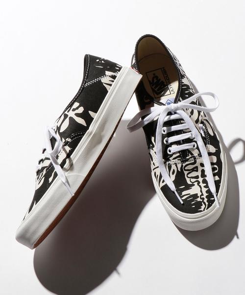 VANS(バンズ)の「<VANS(バンズ)> SURF J/T AUTHENTIC/スニーカー ◆(スニーカー・メンズ・ブラック・10/9h/8h/9/8/7h)」の1枚目の写真