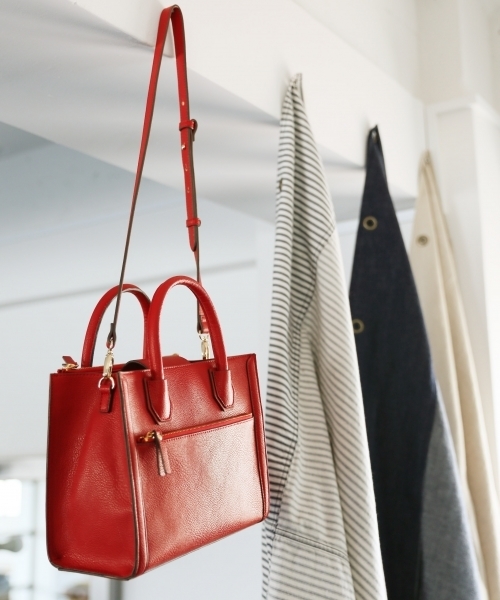 GLOBAL WORK(グローバルワーク)の「スクエアミニトート/767098(トートバッグ・レディース・ブラック/ブラウン/レッド・FREE)」の3枚目の写真