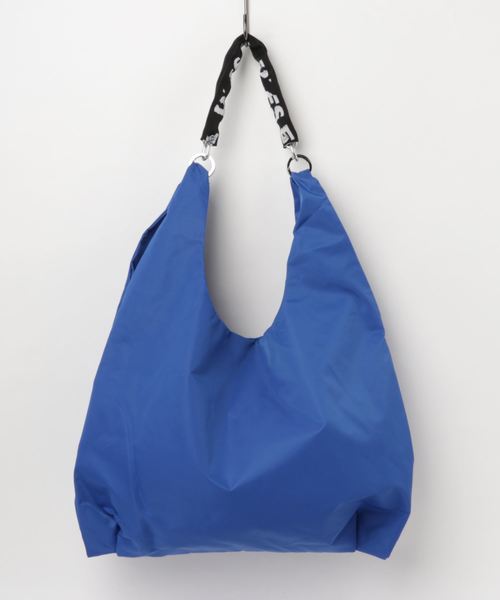 DIESEL(ディーゼル)の「X05419P1701(ショルダーバッグ・レディース・ブラック/ブルー・UNI)」の2枚目の写真