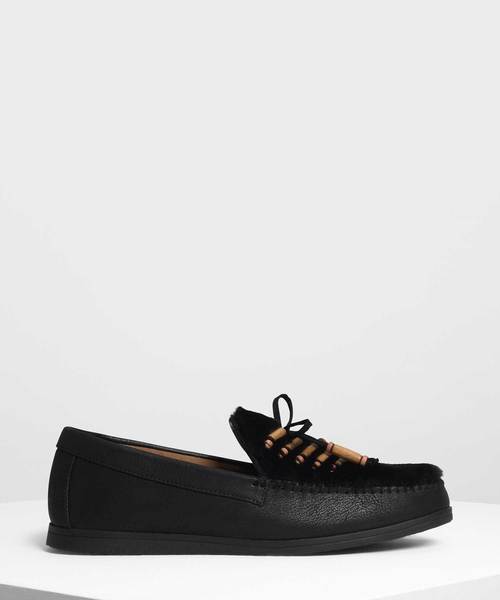 CHARLES & KEITH（チャールズ & キース）の「ファーリーモカシン / Furry Moccasins（モカシン/デッキシューズ・レディース・ブラック/ベージュ/オリーブ・22.5cm/23cm/23.5cm/24.5cm/25cm/25.5cm）」の2枚目の写真