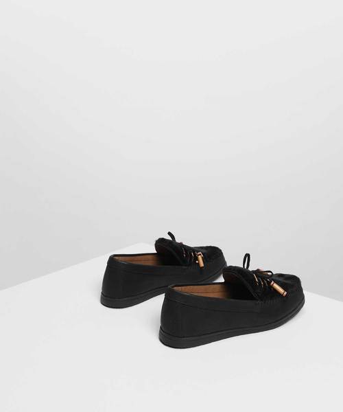 CHARLES & KEITH（チャールズ & キース）の「ファーリーモカシン / Furry Moccasins（モカシン/デッキシューズ・レディース・ブラック/ベージュ/オリーブ・22.5cm/23cm/23.5cm/24.5cm/25cm/25.5cm）」の20枚目の写真