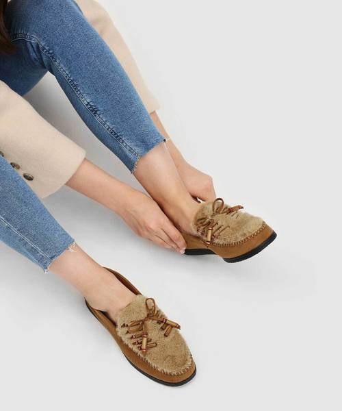 CHARLES & KEITH（チャールズ & キース）の「ファーリーモカシン / Furry Moccasins（モカシン/デッキシューズ・レディース・ブラック/ベージュ/オリーブ・22.5cm/23cm/23.5cm/24.5cm/25cm/25.5cm）」の18枚目の写真