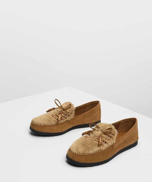 CHARLES & KEITH（チャールズ & キース）の「ファーリーモカシン / Furry Moccasins（モカシン/デッキシューズ・レディース・ブラック/ベージュ/オリーブ・22.5cm/23cm/23.5cm/24.5cm/25cm/25.5cm）」の7枚目の写真