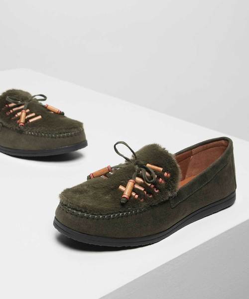 CHARLES & KEITH（チャールズ & キース）の「ファーリーモカシン / Furry Moccasins（モカシン/デッキシューズ・レディース・ブラック/ベージュ/オリーブ・22.5cm/23cm/23.5cm/24.5cm/25cm/25.5cm）」の8枚目の写真