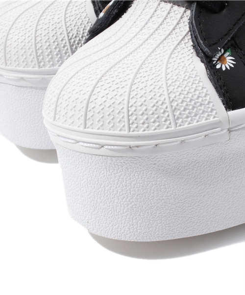 Adidas × Opening Ceremony（アディダス　オープニングセレモニー）の「アディダス オリジナルス×オープニングセレモニー adidas Originals by OPENING CEREMONY OC SUPERSTAR PLAT（スニーカー・レディース・ブラック/ホワイト・24.5cm/22.5cm/23.5cm）」の5枚目の写真