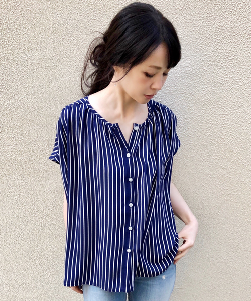 AZUL ENCANTO(アズールエンカント)の「【洗濯機で洗える】【消臭効果】フレンチスリーブギャザーブラウス(ストライプ・ドット)(シャツ/ブラウス)」|ブルー系その他2