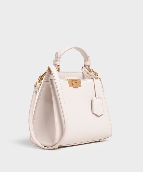 CHARLES & KEITH（チャールズ & キース）の「クラシックメタルディテール プッシュロックバッグ / Classic Metal Detail Push Lock Bag（ハンドバッグ・レディース・ブラック/クリアレッド/ライトピンク/ブルーグリーン/イエロー・S）」の20枚目の写真