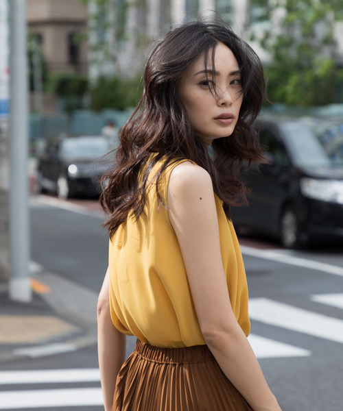 A/C DESIGN BY ALPHA CUBIC（エーシーデザインバイアルファキュービック）の「ハイネックギャザーアシメブラウス（シャツ/ブラウス・レディース・グリーン/オフホワイト/マスタード/ブラック・11号/9号）」の15枚目の写真