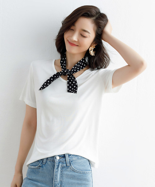 SAISON DE PAPILLON（セゾンドパピヨン）の「とろみVネックシンプルＴシャツ（Tシャツ/カットソー・レディース・ベージュ/ホワイト/ブラック/グリーン・M/L/S）」の21枚目の写真
