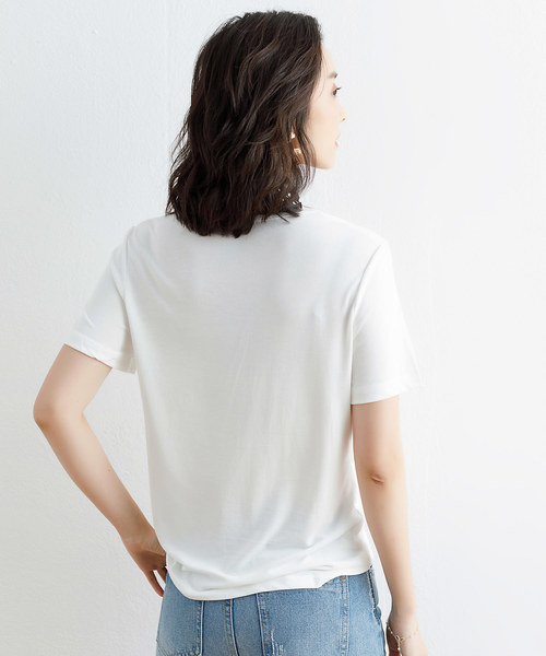 SAISON DE PAPILLON（セゾンドパピヨン）の「とろみVネックシンプルＴシャツ（Tシャツ/カットソー・レディース・ベージュ/ホワイト/ブラック/グリーン・M/L/S）」の13枚目の写真