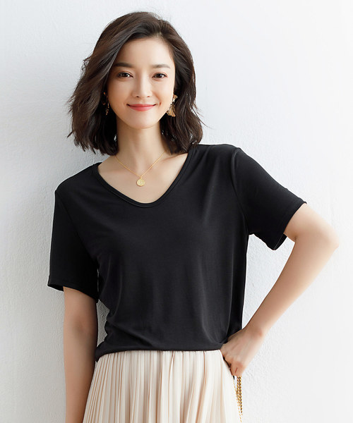 SAISON DE PAPILLON（セゾンドパピヨン）の「とろみVネックシンプルＴシャツ（Tシャツ/カットソー・レディース・ベージュ/ホワイト/ブラック/グリーン・M/L/S）」の18枚目の写真