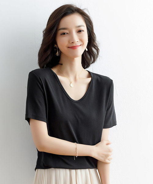 SAISON DE PAPILLON（セゾンドパピヨン）の「とろみVネックシンプルＴシャツ（Tシャツ/カットソー・レディース・ベージュ/ホワイト/ブラック/グリーン・M/L/S）」の22枚目の写真
