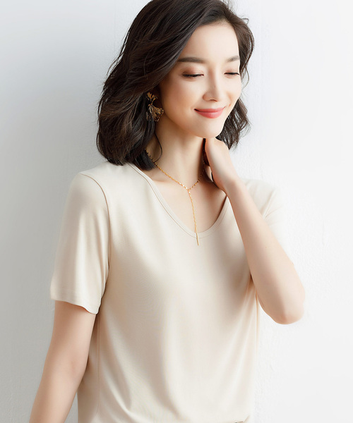 SAISON DE PAPILLON（セゾンドパピヨン）の「とろみVネックシンプルＴシャツ（Tシャツ/カットソー・レディース・ベージュ/ホワイト/ブラック/グリーン・M/L/S）」の19枚目の写真