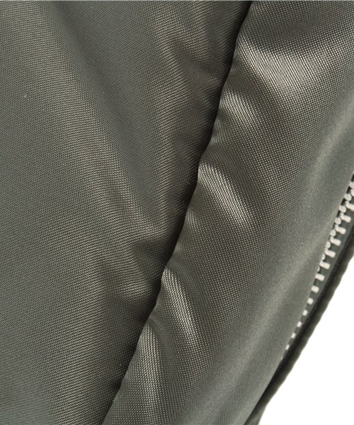 PORTER(ポーター)の「PORTER TANKER SHOULDER BAG S <B印 YOSHIDA SELECT>(ショルダーバッグ・メンズ・ブラック系その他・ONE SIZE)」の9枚目の写真