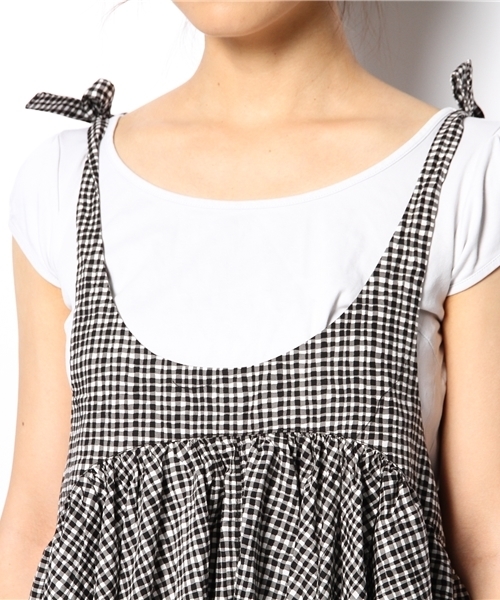 BEAMS BOY（ビームスボーイ）の「BEAMS BOY / チェック 肩リボン キャミワンピース（ワンピース・レディース・ブラック/ネイビー・ONE SIZE）」の6枚目の写真
