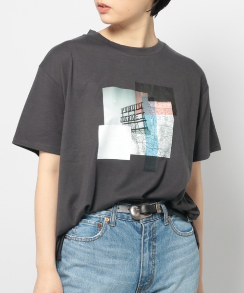 PAGEBOY（ページボーイ）の「スケルトンフォトグラフィックT（Tシャツ/カットソー・レディース・チャコールグレー/オフホワイト・FREE）」の2枚目の写真