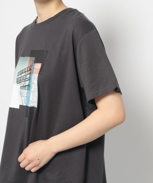 PAGEBOY（ページボーイ）の「スケルトンフォトグラフィックT（Tシャツ/カットソー・レディース・チャコールグレー/オフホワイト・FREE）」の13枚目の写真