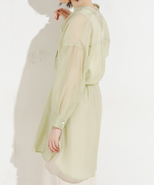 natural couture（ナチュラルクチュール）の「バンドカラーシアーロングシャツ（シャツ/ブラウス・レディース・ベージュ/オフホワイト/オレンジ/ミント・FREE）」の18枚目の写真