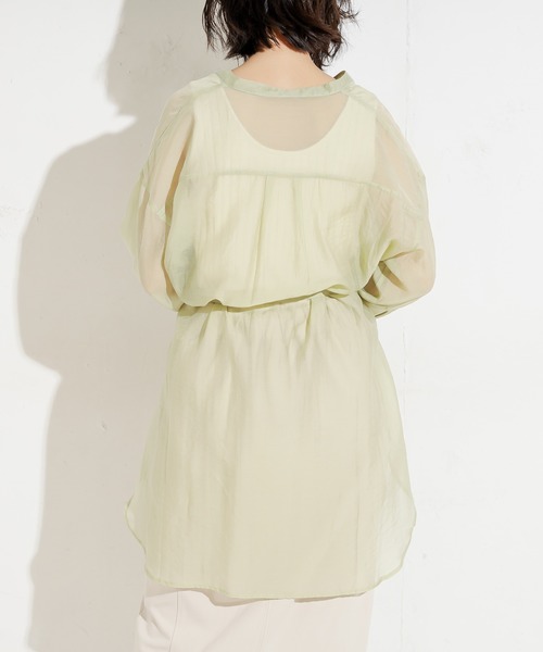 natural couture（ナチュラルクチュール）の「バンドカラーシアーロングシャツ（シャツ/ブラウス・レディース・ベージュ/オフホワイト/オレンジ/ミント・FREE）」の19枚目の写真