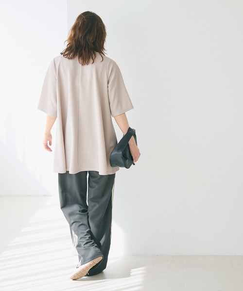 トクコの半袖チュニックです coca｜エンボス加工半袖チュニック | Rakuten Fashion(楽天