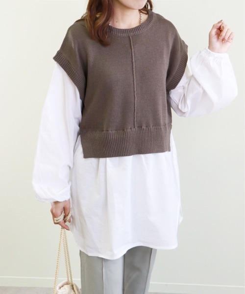 Monocoro toppi（モノコロトッピ）の「バックスリット ブラウス ドッキングニット シャツ ベスト（ベスト・レディース・グレイッシュベージュ/モカ/チャコールグレー/ブラック・M）」の3枚目の写真