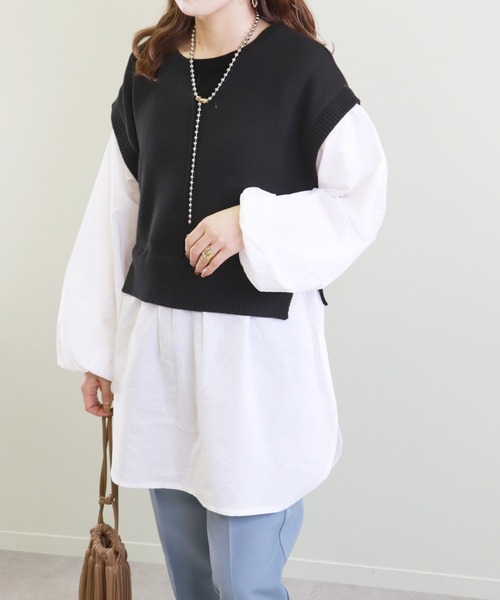 Monocoro toppi（モノコロトッピ）の「バックスリット ブラウス ドッキングニット シャツ ベスト（ベスト・レディース・グレイッシュベージュ/モカ/チャコールグレー/ブラック・M）」の21枚目の写真