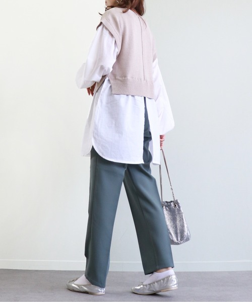 Monocoro toppi（モノコロトッピ）の「バックスリット ブラウス ドッキングニット シャツ ベスト（ベスト・レディース・グレイッシュベージュ/モカ/チャコールグレー/ブラック・M）」の11枚目の写真