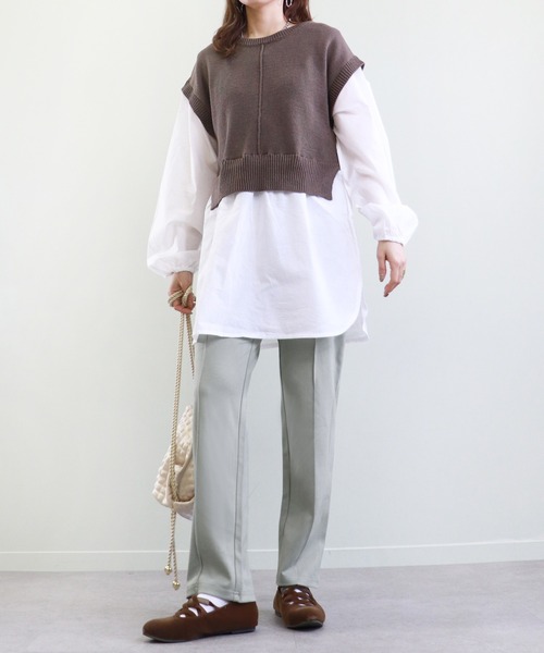 Monocoro toppi（モノコロトッピ）の「バックスリット ブラウス ドッキングニット シャツ ベスト（ベスト・レディース・グレイッシュベージュ/モカ/チャコールグレー/ブラック・M）」の20枚目の写真