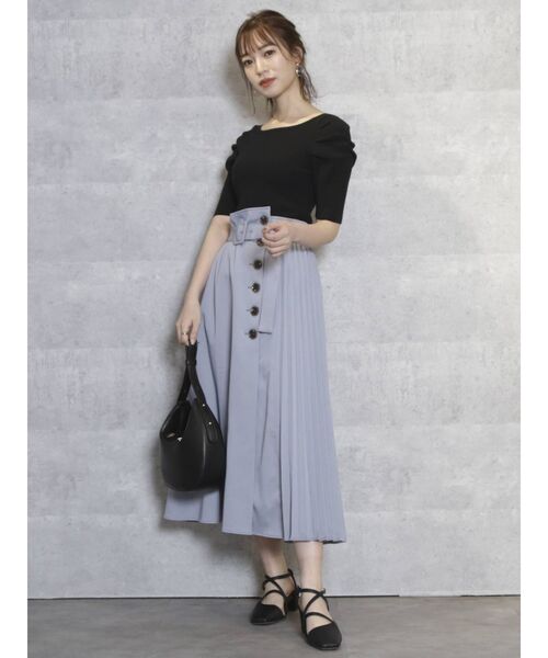 dazzlin(ダズリン)の「サイドプリーツボタンフレアスカート(スカート・レディース・ブルー/ベージュ/モカ・SMALL/MEDIUM)」の8枚目の写真
