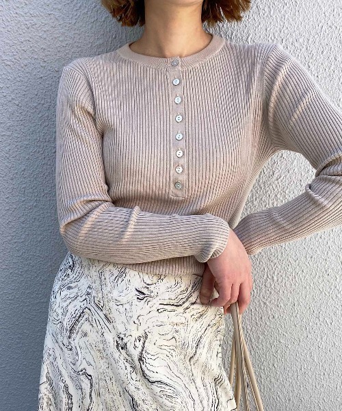 PICCIN（ピッチン）の「ヘンリーネックニット（ニット/セーター・レディース・チャコールグレー/ブラック/ベージュ・M）」の3枚目の写真