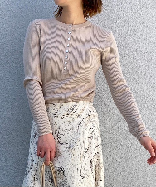 PICCIN（ピッチン）の「ヘンリーネックニット（ニット/セーター・レディース・チャコールグレー/ブラック/ベージュ・M）」の11枚目の写真