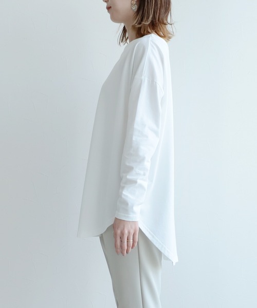 reca(レカ)の「USAコットン ボートネックロングTシャツ(Tシャツ/カットソー・レディース・ベージュ/ブラック/オフホワイト/グレイッシュベージュ・M)」の6枚目の写真