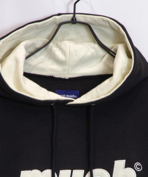 muahmuah（ムーアムーア）の「MUAHMUAH-ロゴ切替プルパーカー/ムアムア（パーカー・レディース・ホワイト/ブラック/ピンク・FREE）」の5枚目の写真